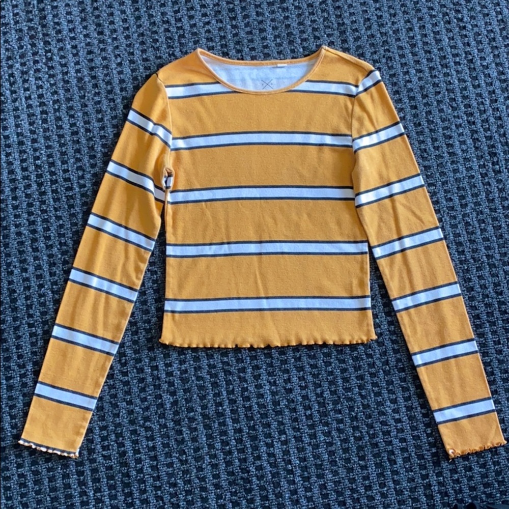 yellow striped top